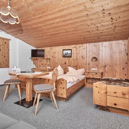 Gaestehaus Judith Sölden Exteriör bild